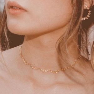 bestdressed x en route leaf choker